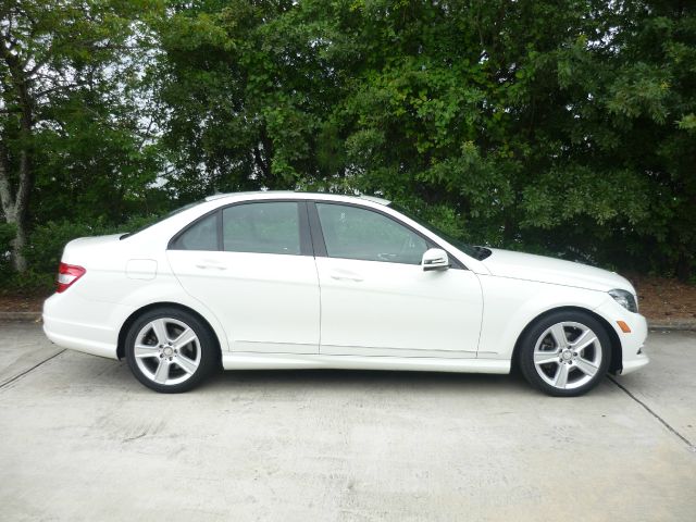 2011 Mercedes-Benz C-Class 2WD Crew Cab 143.5 LTZ