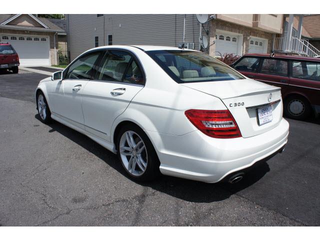 2012 Mercedes-Benz C-Class SWB