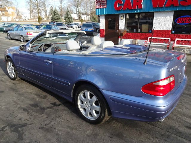 2000 Mercedes-Benz CLK-Class 7-passenger