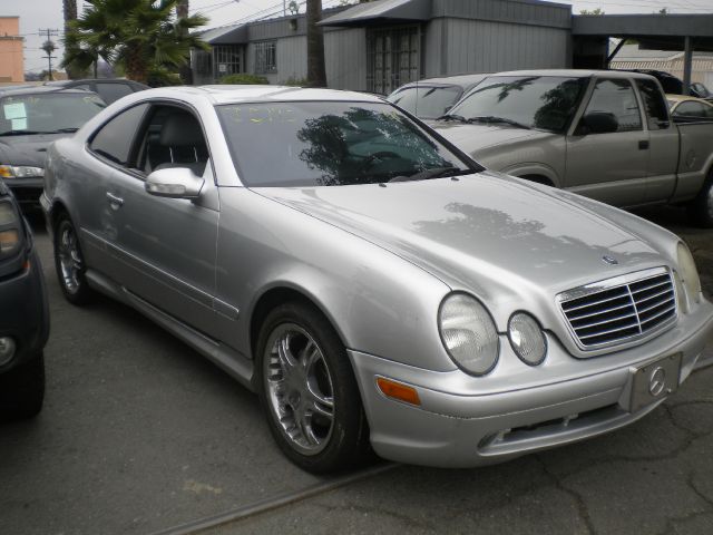 2000 Mercedes-Benz CLK-Class XLE V6