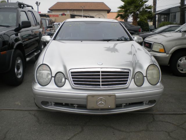 2000 Mercedes-Benz CLK-Class XLE V6