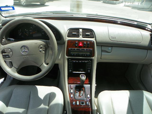 2000 Mercedes-Benz CLK-Class 7-passenger