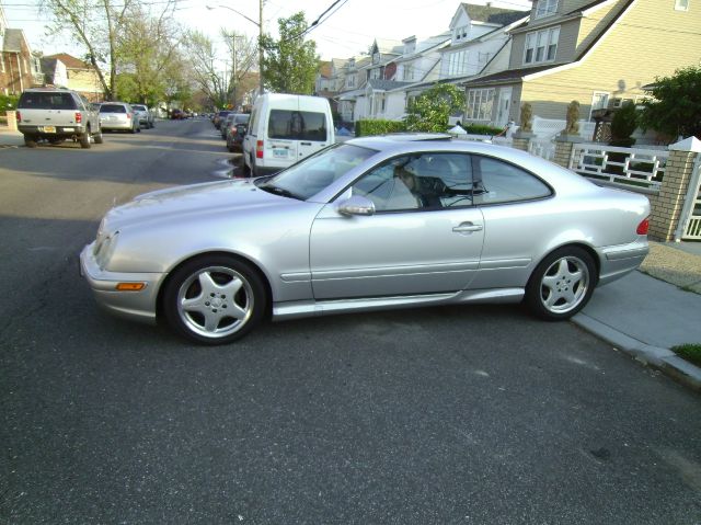 2001 Mercedes-Benz CLK-Class XLE V6