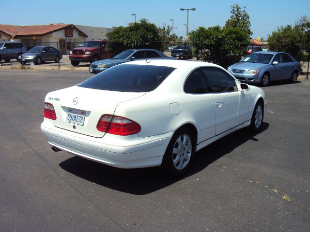 2002 Mercedes-Benz CLK-Class LT 1500 DVD W/monitorflex Fuel 4X4