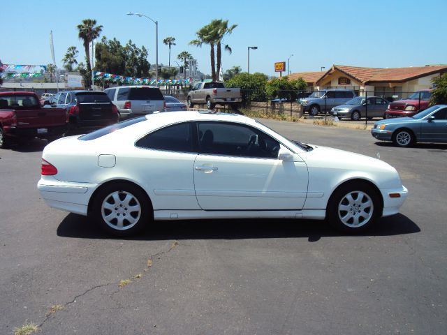 2002 Mercedes-Benz CLK-Class LT 1500 DVD W/monitorflex Fuel 4X4