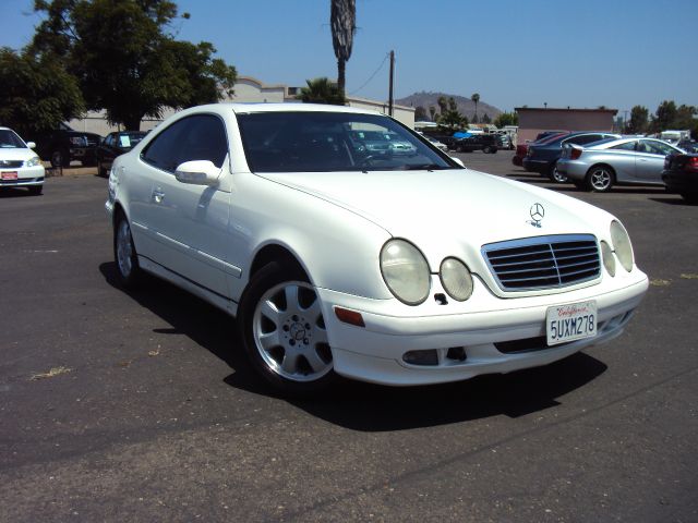 2002 Mercedes-Benz CLK-Class LT 1500 DVD W/monitorflex Fuel 4X4