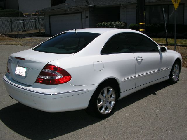 2003 Mercedes-Benz CLK-Class LT 1500 DVD W/monitorflex Fuel 4X4