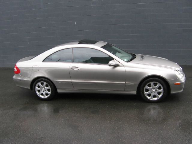 2004 Mercedes-Benz CLK-Class LT 1500 DVD W/monitorflex Fuel 4X4