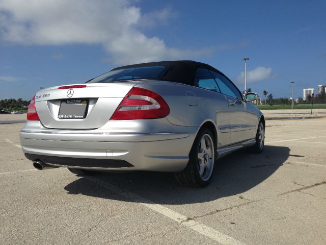 2004 Mercedes-Benz CLK-Class 3.0L Luxury W/moonroofleather