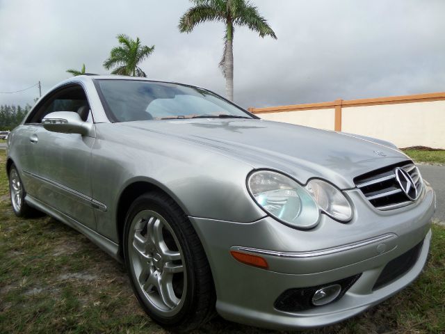 2004 Mercedes-Benz CLK-Class Supercab 145 STX 4WD