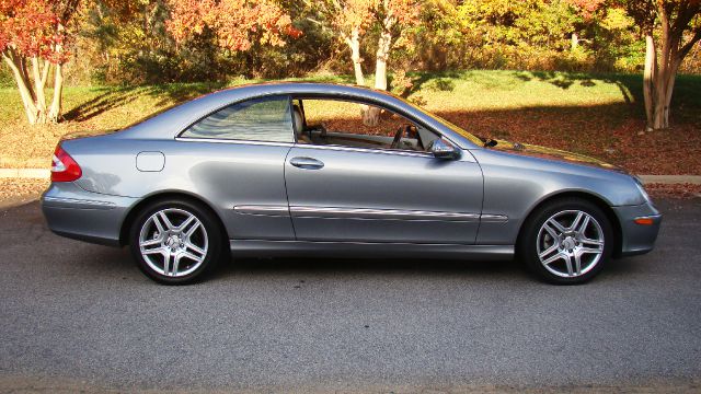 2004 Mercedes-Benz CLK-Class LT 1500 DVD W/monitorflex Fuel 4X4