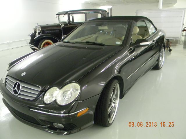 2004 Mercedes-Benz CLK-Class 3.0L Luxury W/moonroofleather