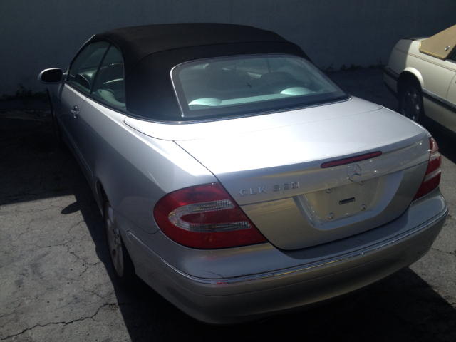 2004 Mercedes-Benz CLK-Class 7-passenger