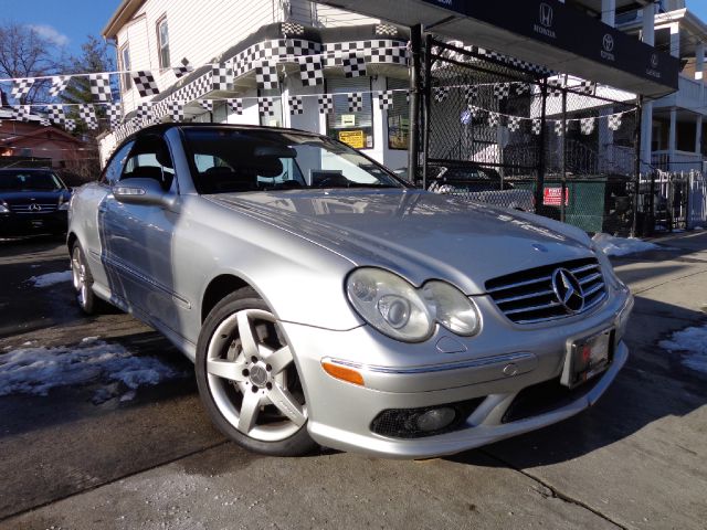 2005 Mercedes-Benz CLK-Class 3.0L Luxury W/moonroofleather