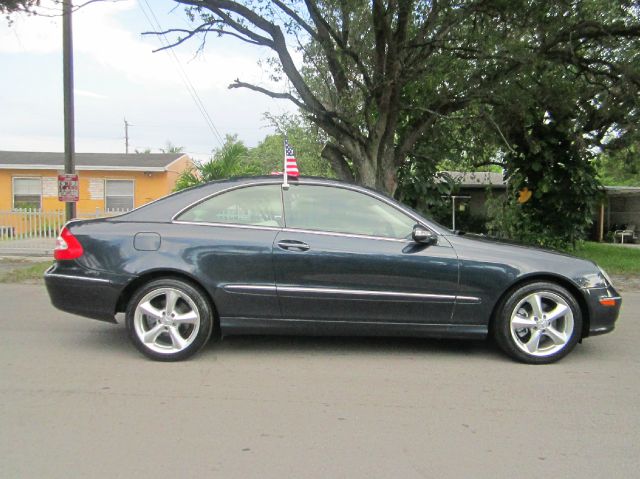 2005 Mercedes-Benz CLK-Class LT 1500 DVD W/monitorflex Fuel 4X4