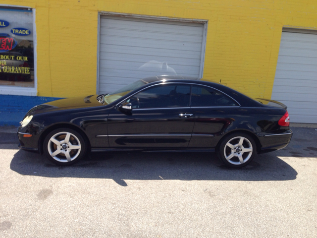 2005 Mercedes-Benz CLK-Class Clean Carfax ONE Owner