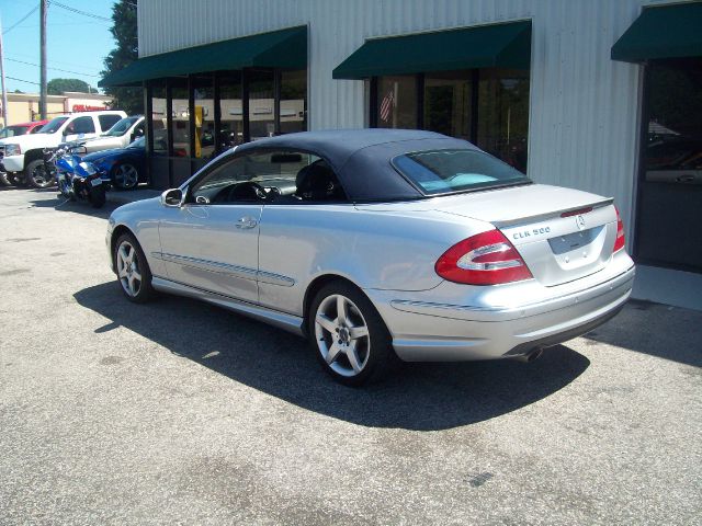 2005 Mercedes-Benz CLK-Class 3.0L Luxury W/moonroofleather