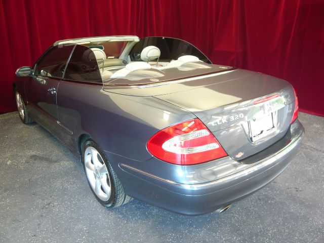 2005 Mercedes-Benz CLK-Class 7-passenger