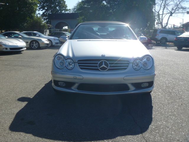 2005 Mercedes-Benz CLK-Class 3.0L Luxury W/moonroofleather