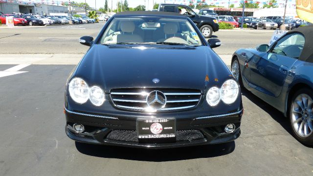 2006 Mercedes-Benz CLK-Class 3.0L Luxury W/moonroofleather