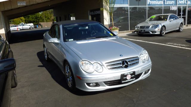 2007 Mercedes-Benz CLK-Class 3906