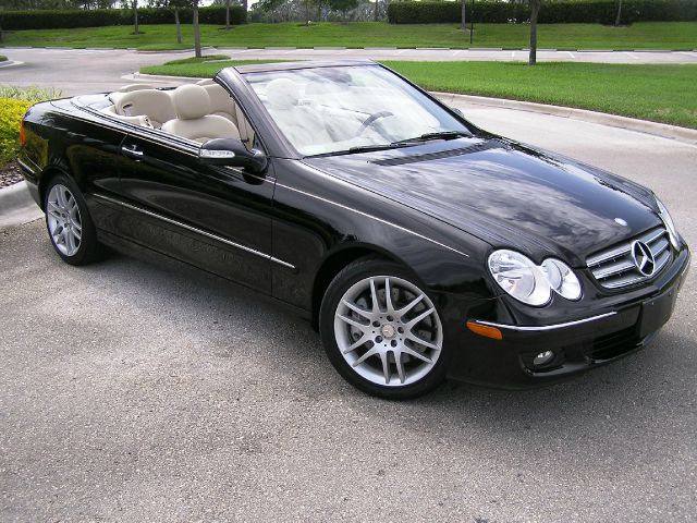 2009 Mercedes-Benz CLK-Class 3906