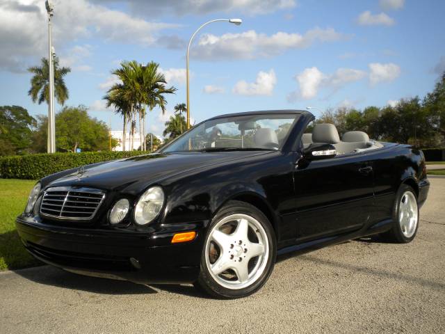 2000 Mercedes-Benz CLK Class XLE V6