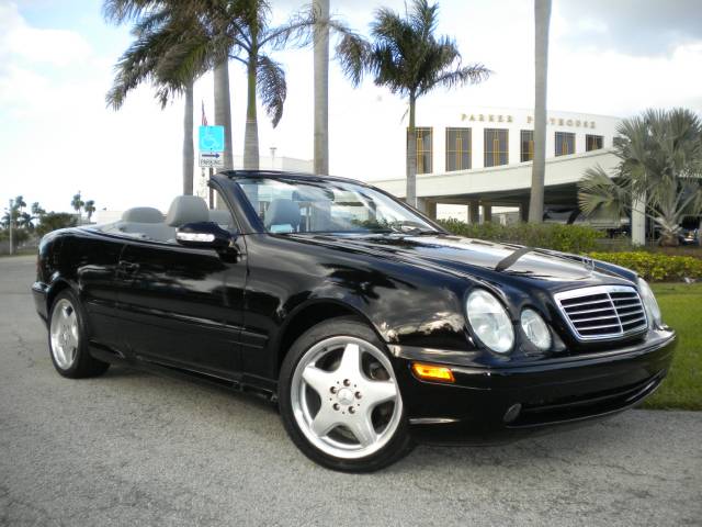 2000 Mercedes-Benz CLK Class XLE V6