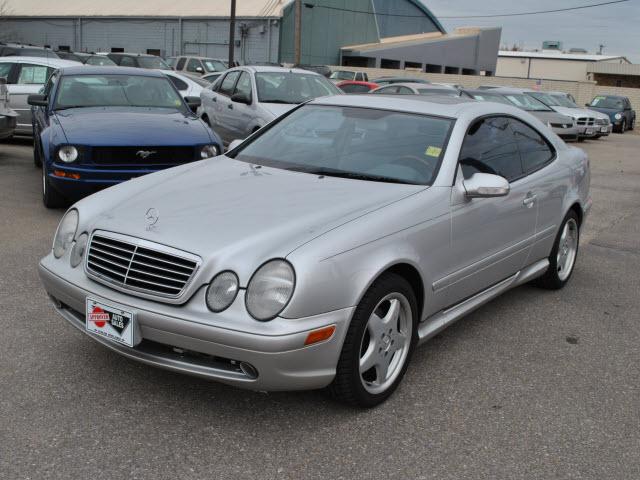 2001 Mercedes-Benz CLK Class XLE V6