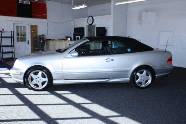 2001 Mercedes-Benz CLK Class XLE V6