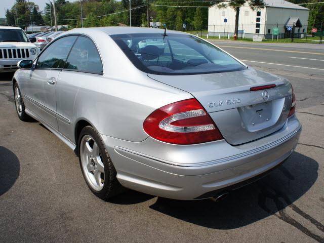 2004 Mercedes-Benz CLK Class XLE V6