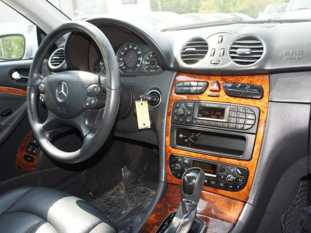 2004 Mercedes-Benz CLK Class XLE V6