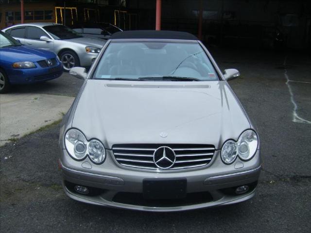 2004 Mercedes-Benz CLK Class 535xi Sport PKG Sedan AWD Sedan