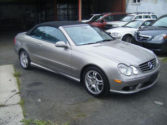 2004 Mercedes-Benz CLK Class 535xi Sport PKG Sedan AWD Sedan