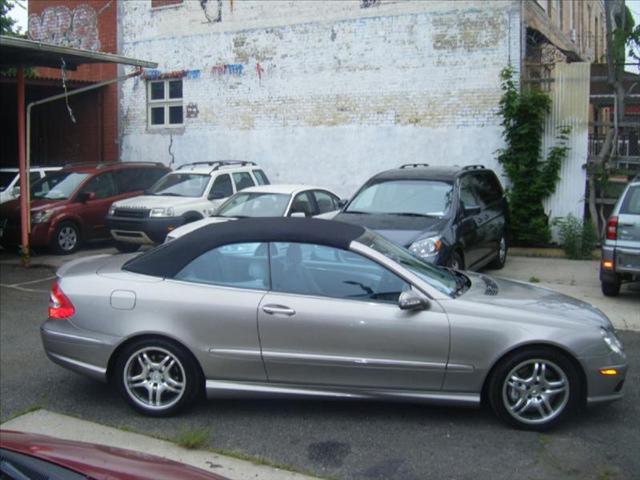 2004 Mercedes-Benz CLK Class 535xi Sport PKG Sedan AWD Sedan