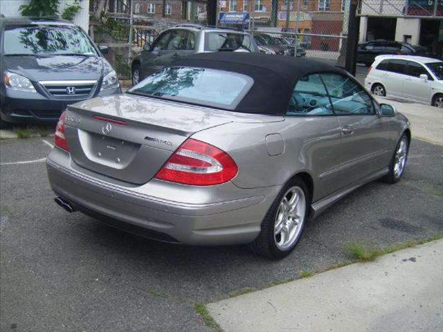 2004 Mercedes-Benz CLK Class 535xi Sport PKG Sedan AWD Sedan