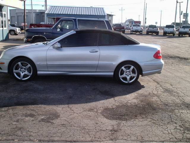 2006 Mercedes-Benz CLK Class XLE V6