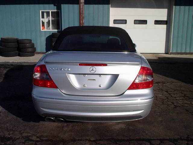 2006 Mercedes-Benz CLK Class XLE V6