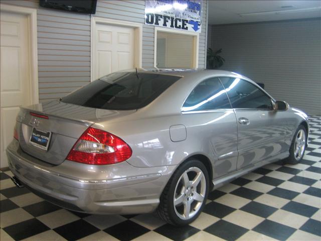 2006 Mercedes-Benz CLK Class XLE V6