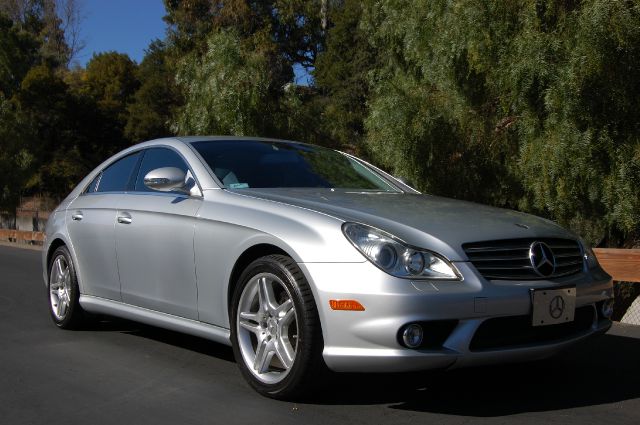 2007 Mercedes-Benz CLS-Class Extended VERY LOW Miles