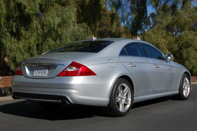 2007 Mercedes-Benz CLS-Class Extended VERY LOW Miles