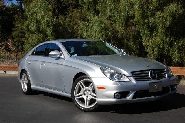 2007 Mercedes-Benz CLS-Class Extended VERY LOW Miles