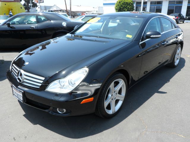 2007 Mercedes-Benz CLS-Class Extended VERY LOW Miles