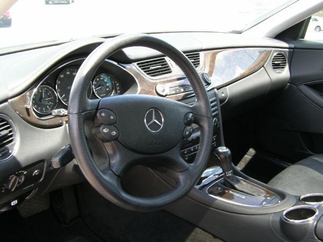 2007 Mercedes-Benz CLS-Class Extended VERY LOW Miles