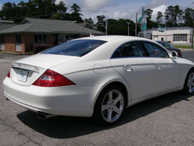 2007 Mercedes-Benz CLS-Class Extended VERY LOW Miles