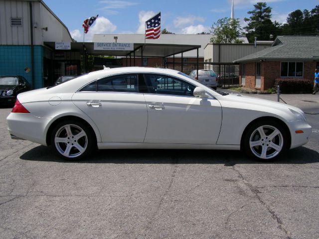 2007 Mercedes-Benz CLS-Class Extended VERY LOW Miles