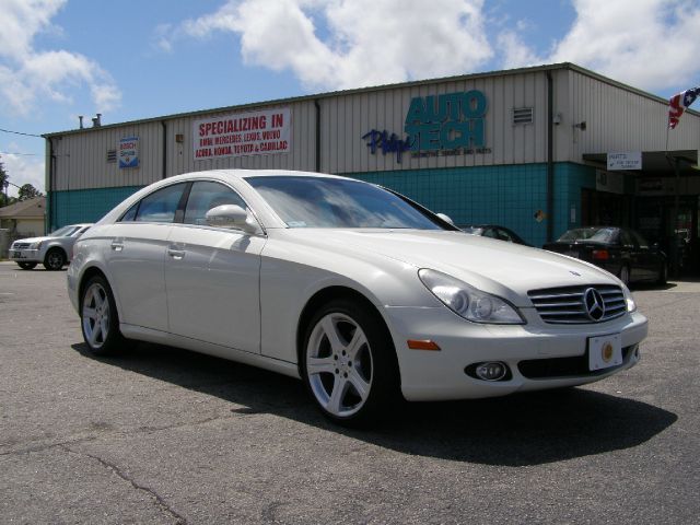 2007 Mercedes-Benz CLS-Class Extended VERY LOW Miles