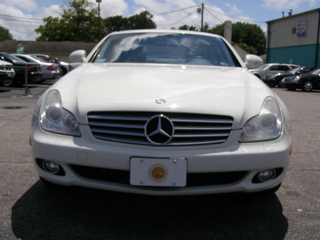 2007 Mercedes-Benz CLS-Class Extended VERY LOW Miles