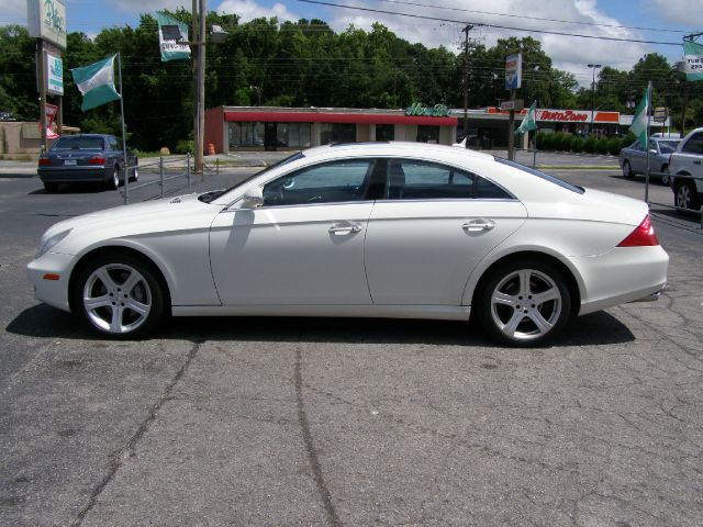 2007 Mercedes-Benz CLS-Class Extended VERY LOW Miles