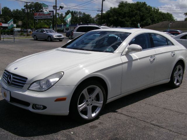 2007 Mercedes-Benz CLS-Class Extended VERY LOW Miles